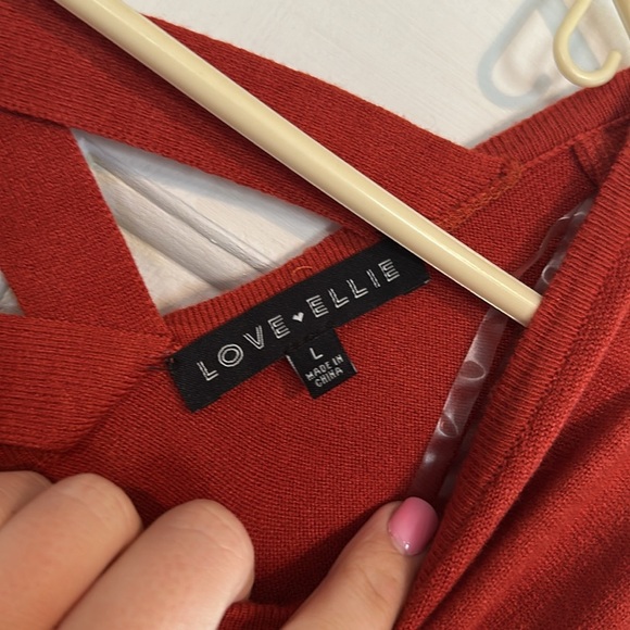 Love Ellie Burnt Orange sweater size large - Picture 3 of 4